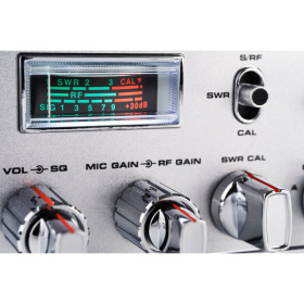 SuperStar 3900 CB Mobile 27MHz AM FM SSB 4/12W classic retro look
